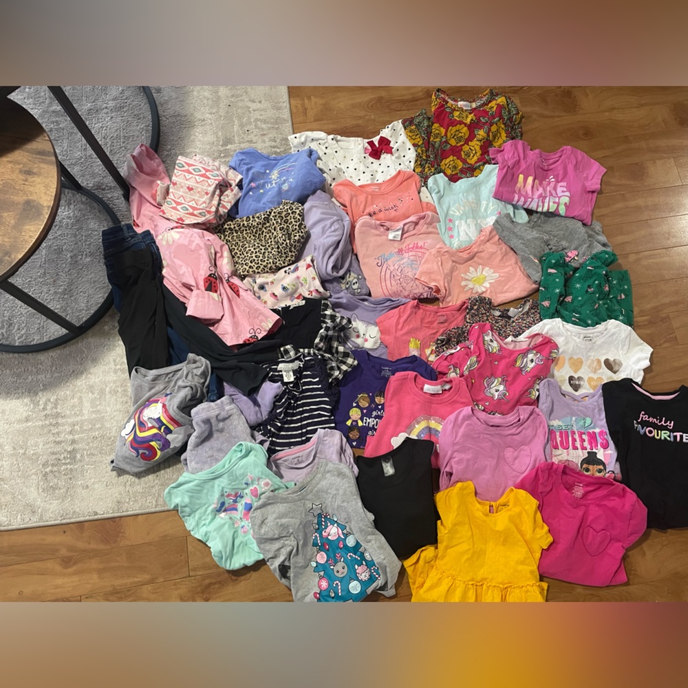 Girl clothes size 4/5 T